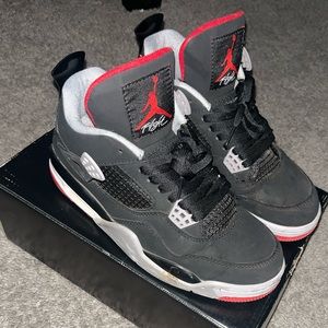 Jordan 4 Breds size 8 EUC